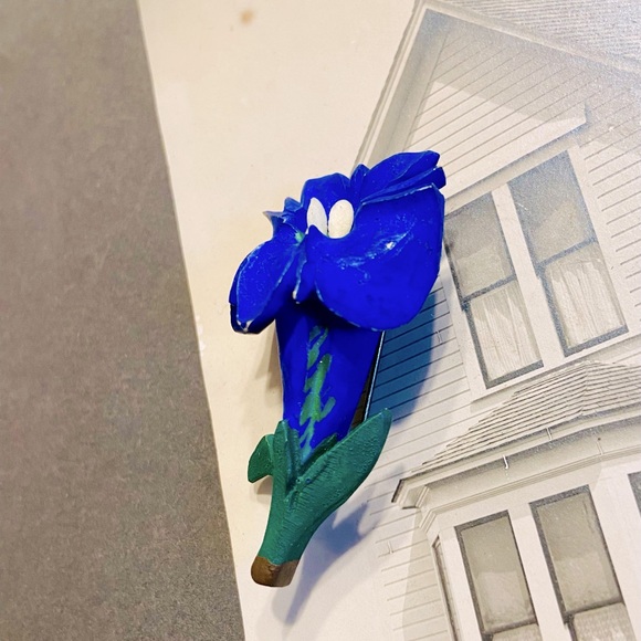 Vintage Early Plastic Cobalt Blue Enzian Gentian Flower Brooch - Picture 3 of 5